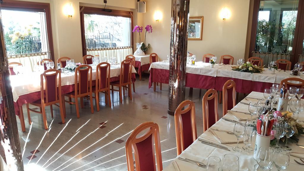 Hotel Ai Sette Nani Sistiana Eksteriør billede