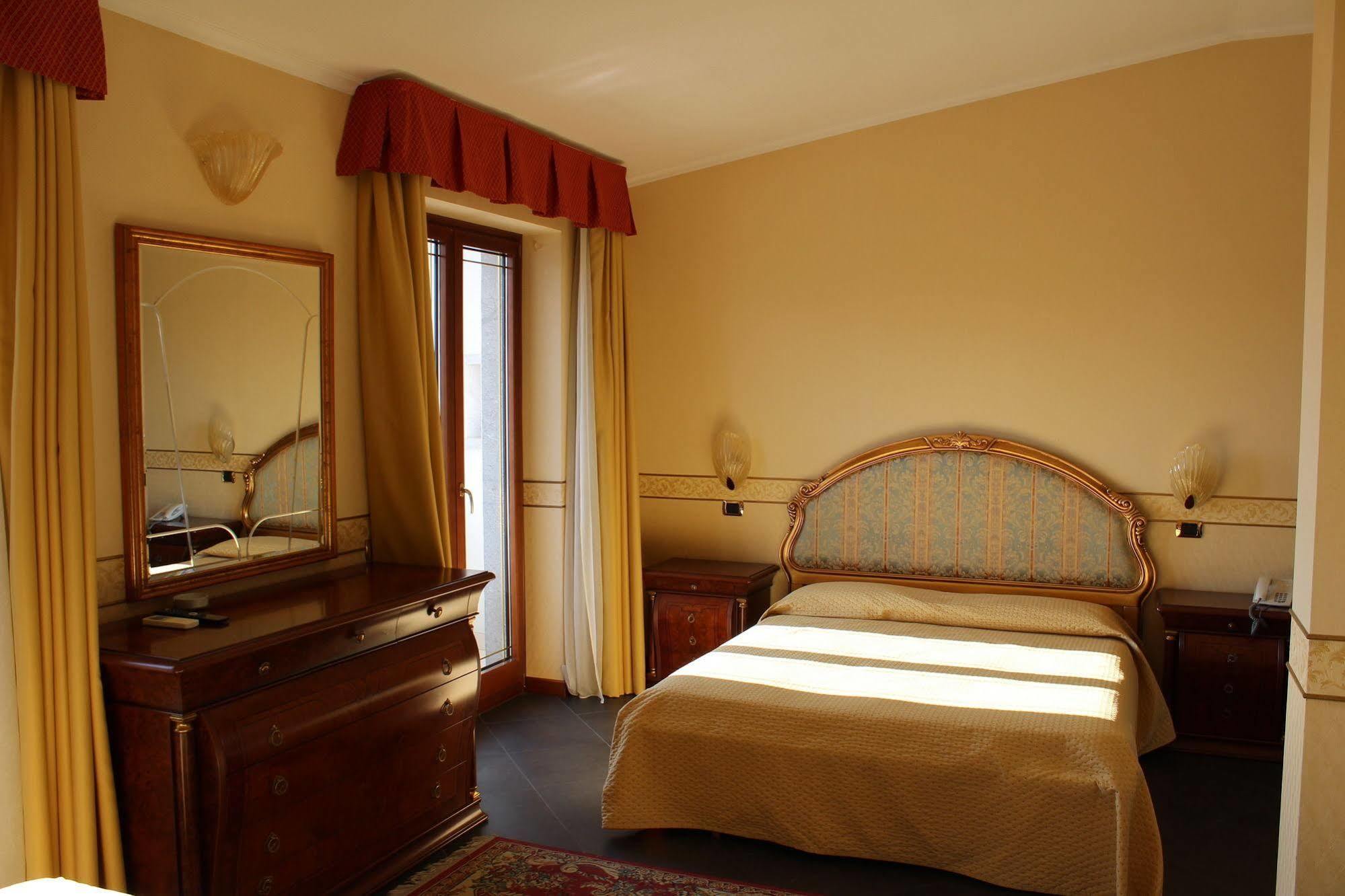 Hotel Ai Sette Nani Sistiana Eksteriør billede